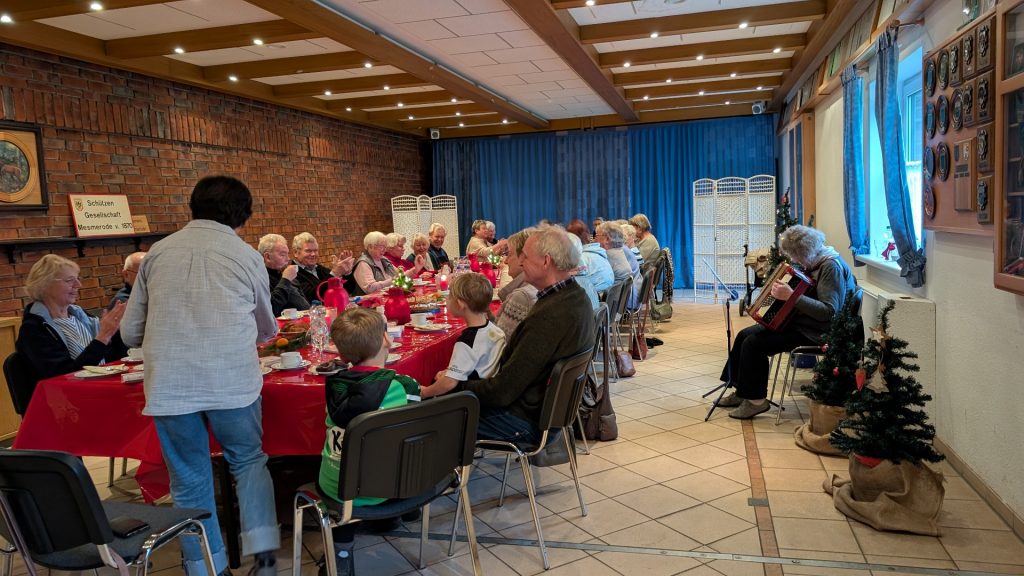 Gemütliche Adventsfeier mit Musik, Gedichten und Kaffeegenuss